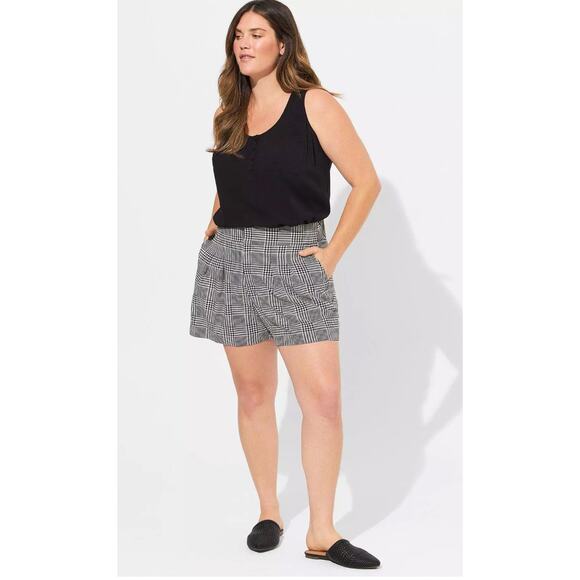 Torrid Wide Leg Studio Crepe Shorts Glen Plaid Black White Womens Size 22 New - Picture 1 of 11